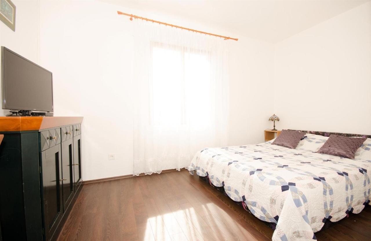 Guest House Rooms Rose Molunat Extérieur photo