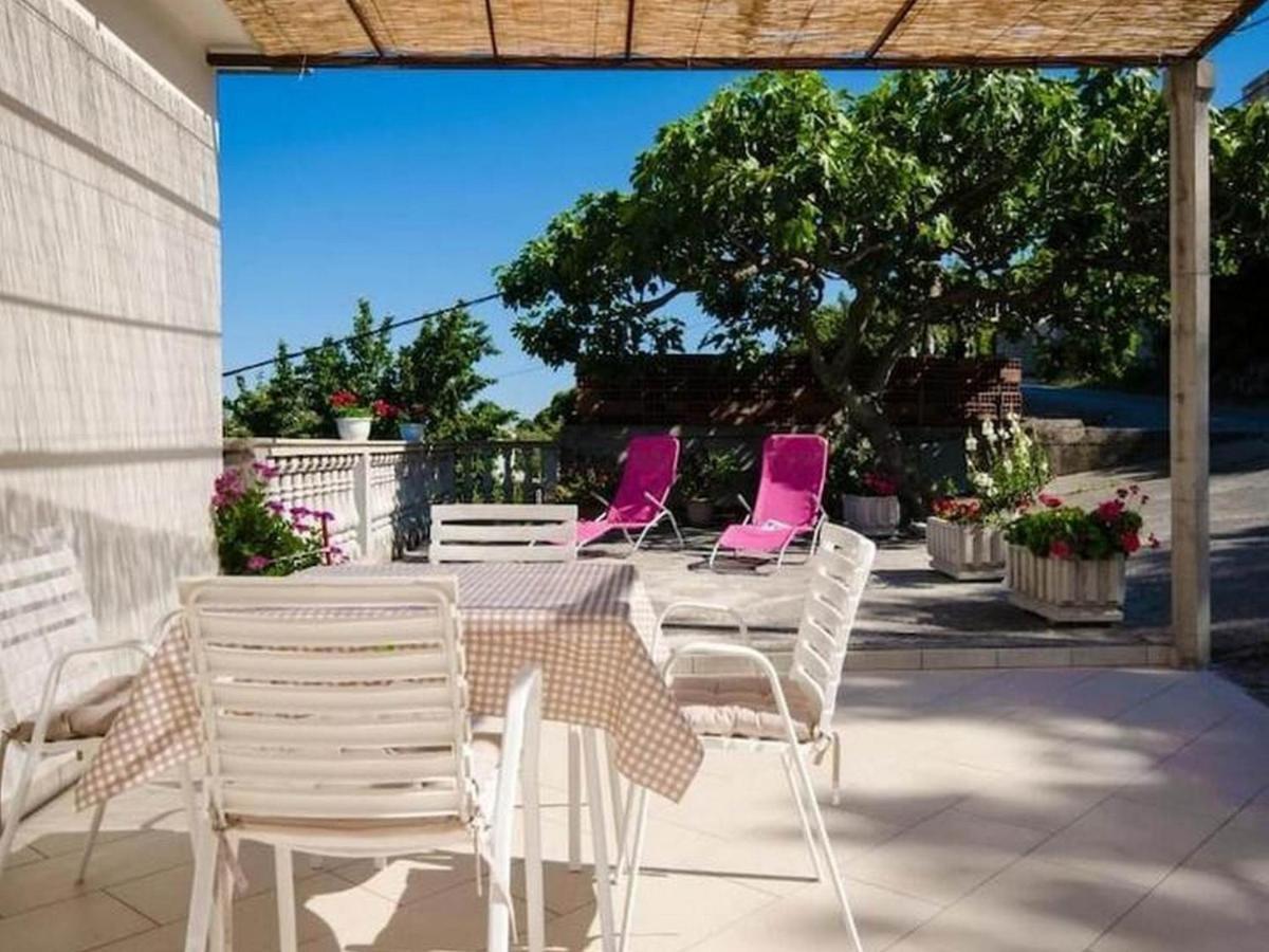 Guest House Rooms Rose Molunat Extérieur photo